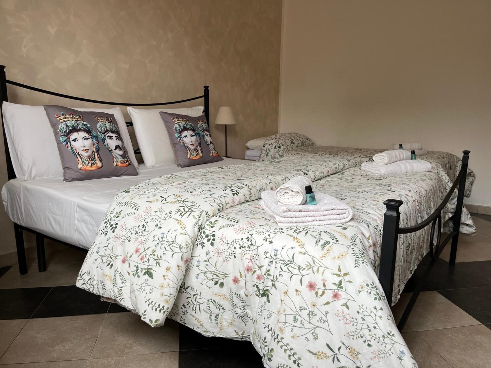 b&b da Jasmine Santa Teresa Di Riva Esterno foto